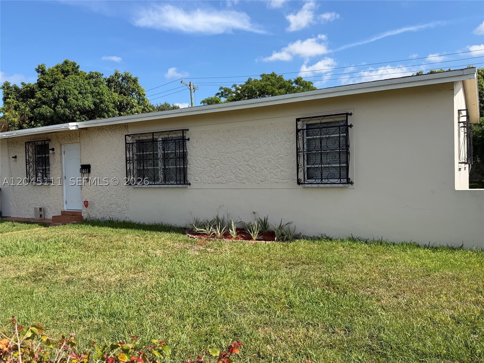 11601 Pinkston Dr – photo 2