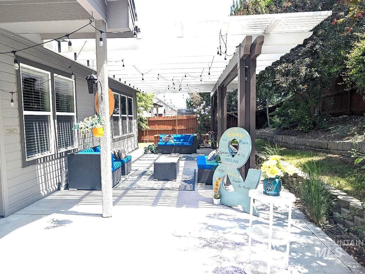 12805 West Berghan Street – photo 2