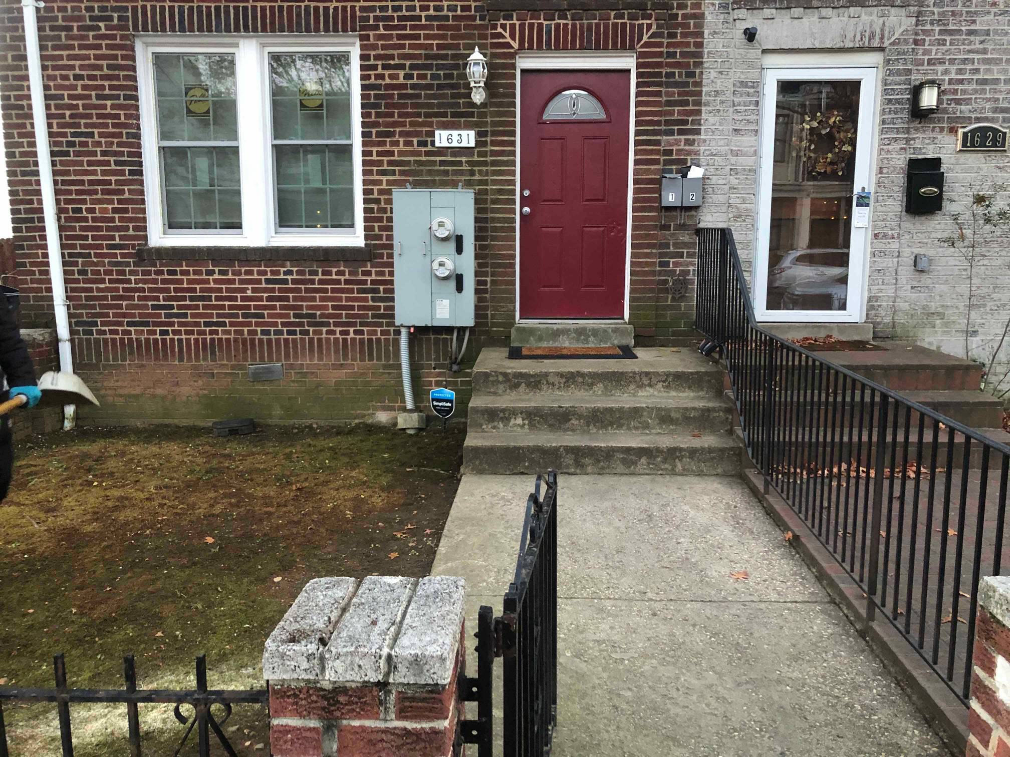 1631 E Street Se 1 – photo 2