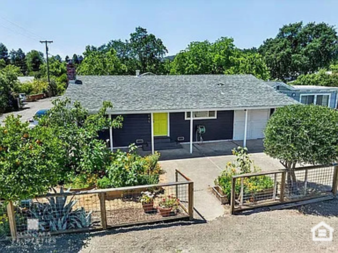 Charming 2-bedroom, 1-bathroom Sonoma Home – photo 4