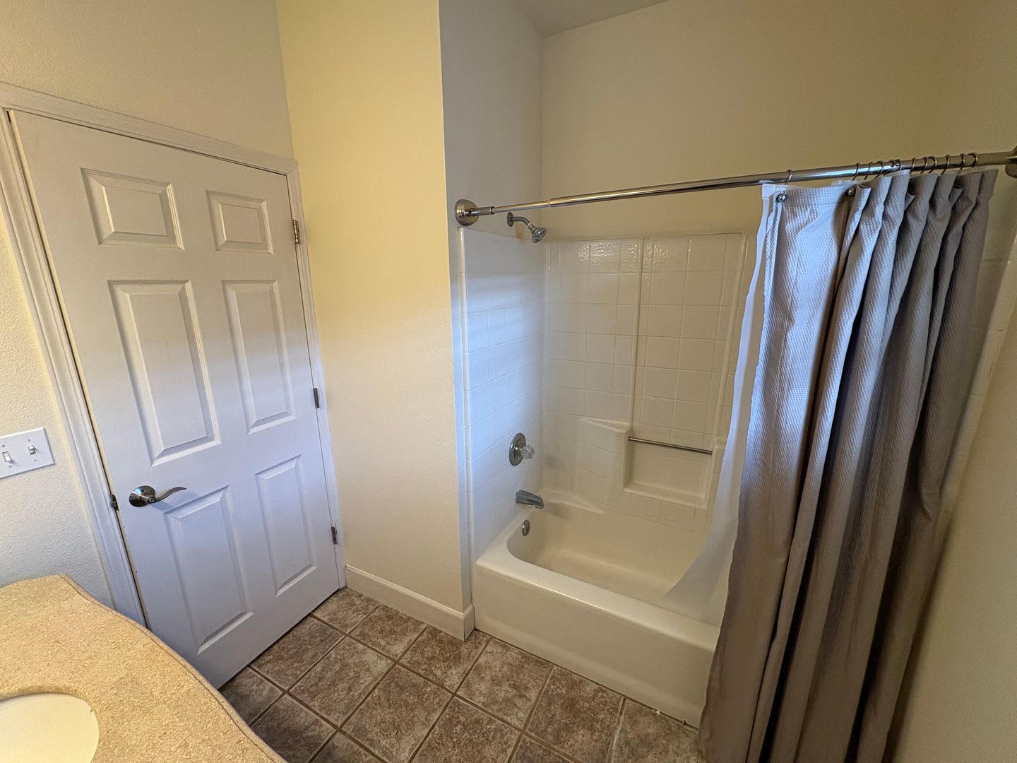 Spacious home with 3 Car Garage & Pool coming soon! – photo 4