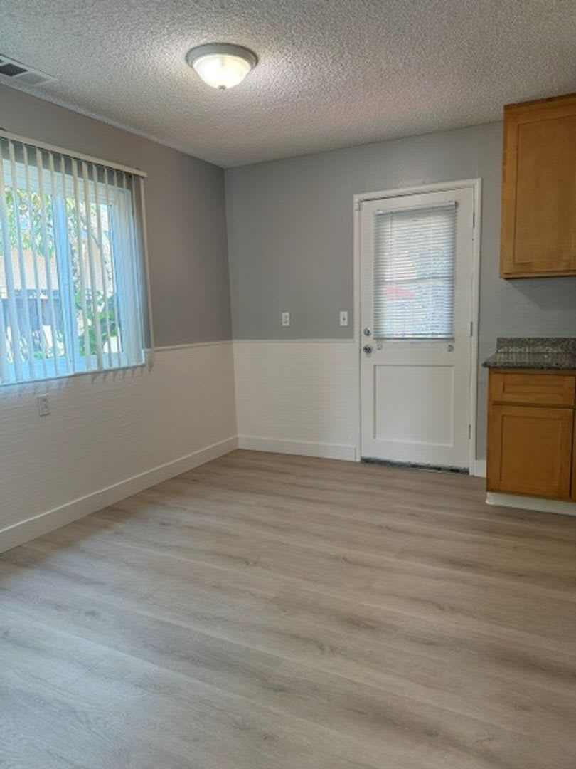 Spacious 3 Bedroom, 2 bath Single Family Home – photo 3