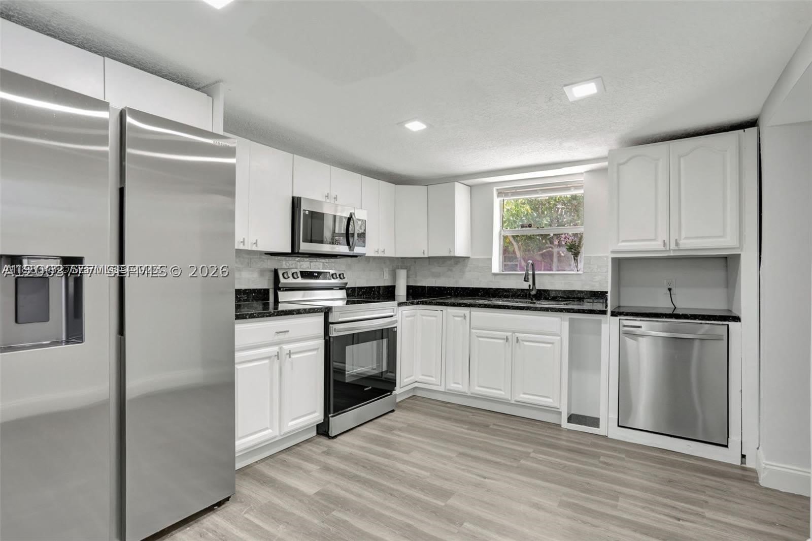 2701 Nw 18Th Ter – photo 1