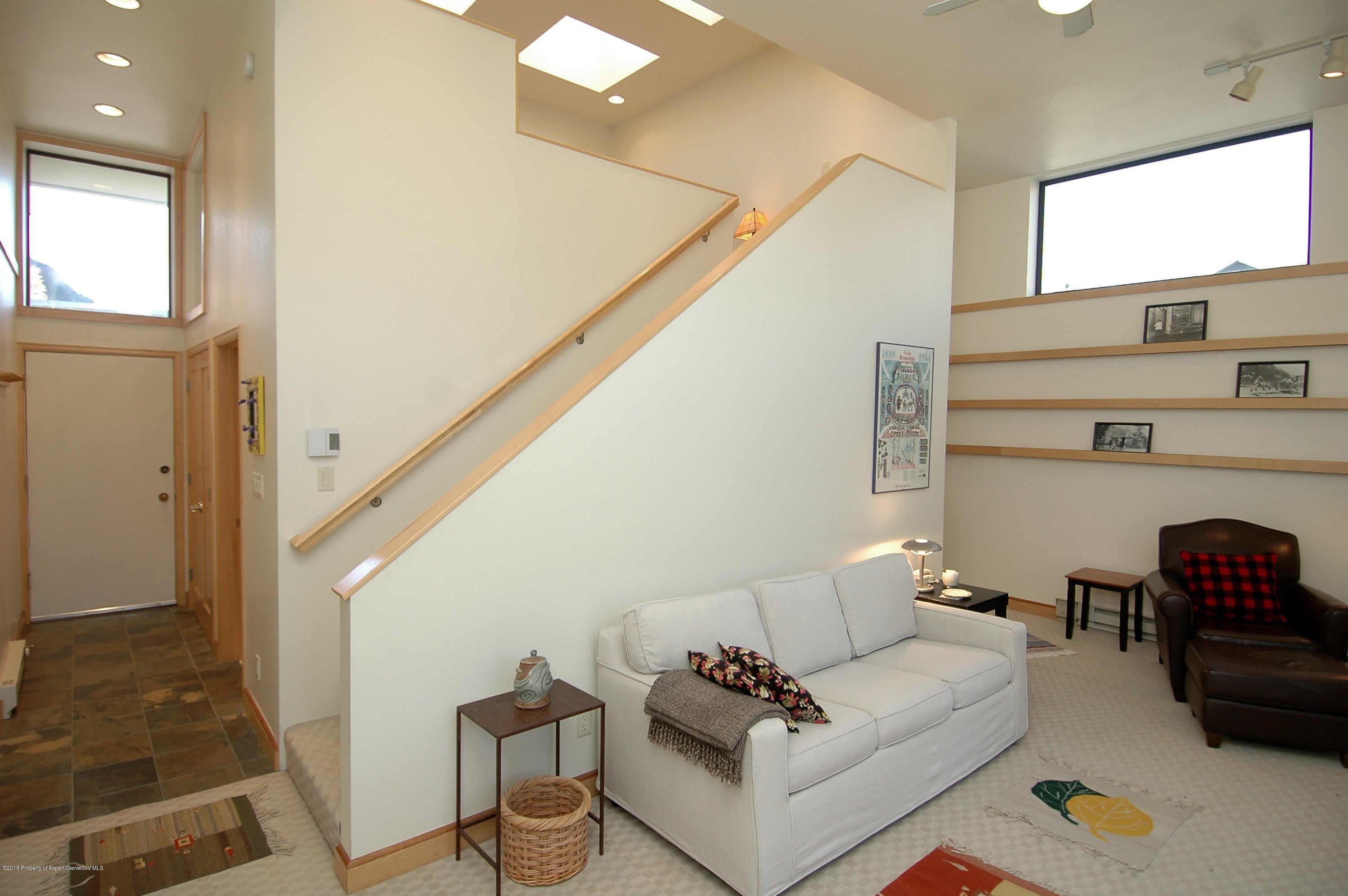 311 S Aspen Street – photo 3