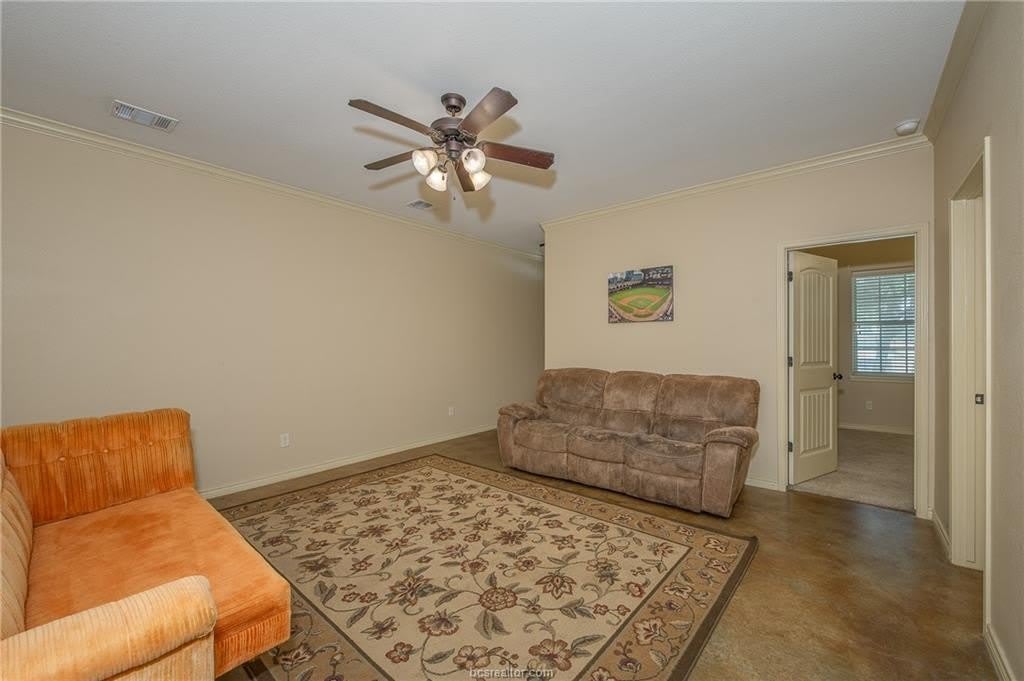 4311 Commando Trail – photo 3