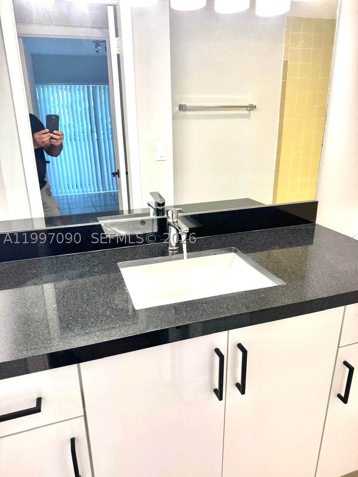 400 NE 18th Ave – photo 5