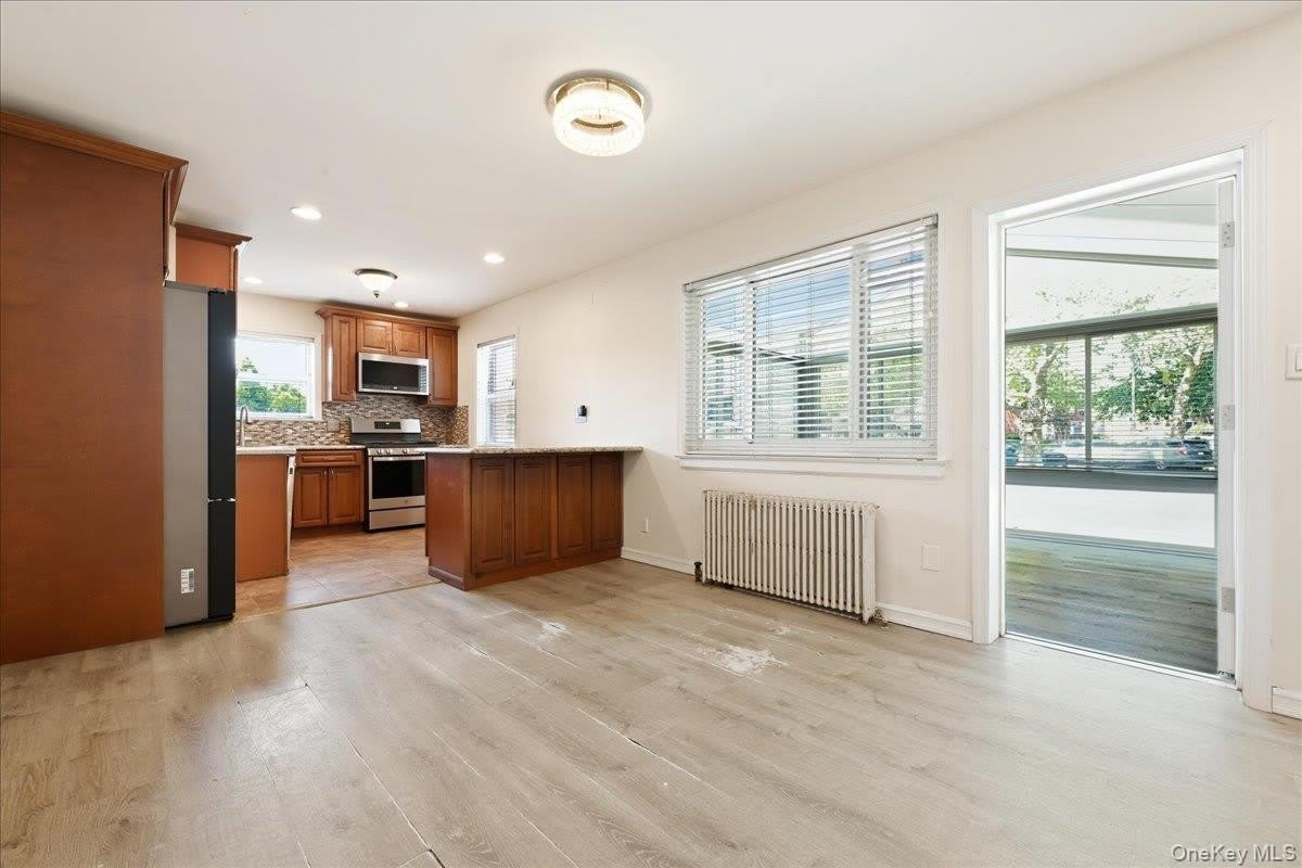 260-70 73rd Avenue – photo 3