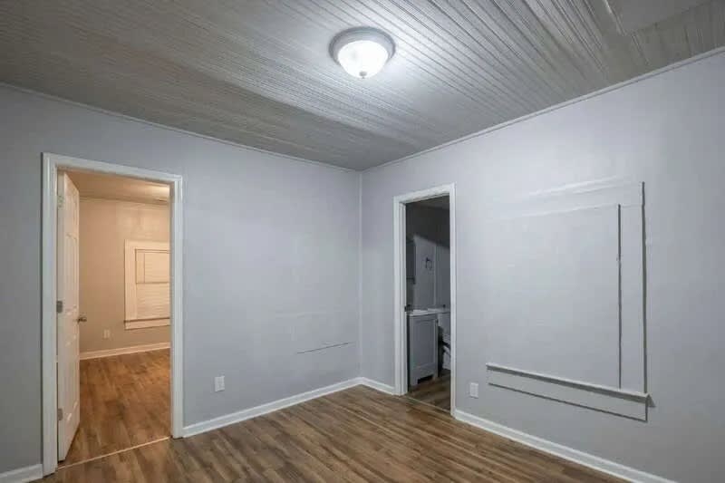 625 East Wall Street – photo 5