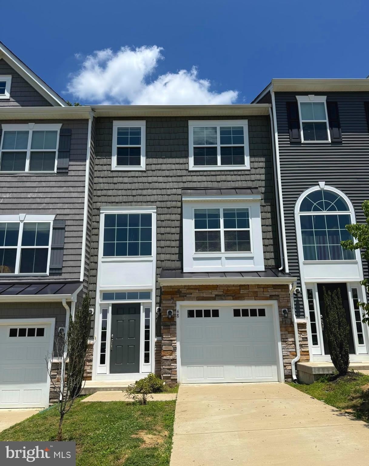 48 ANDREWS PLACE – photo 1