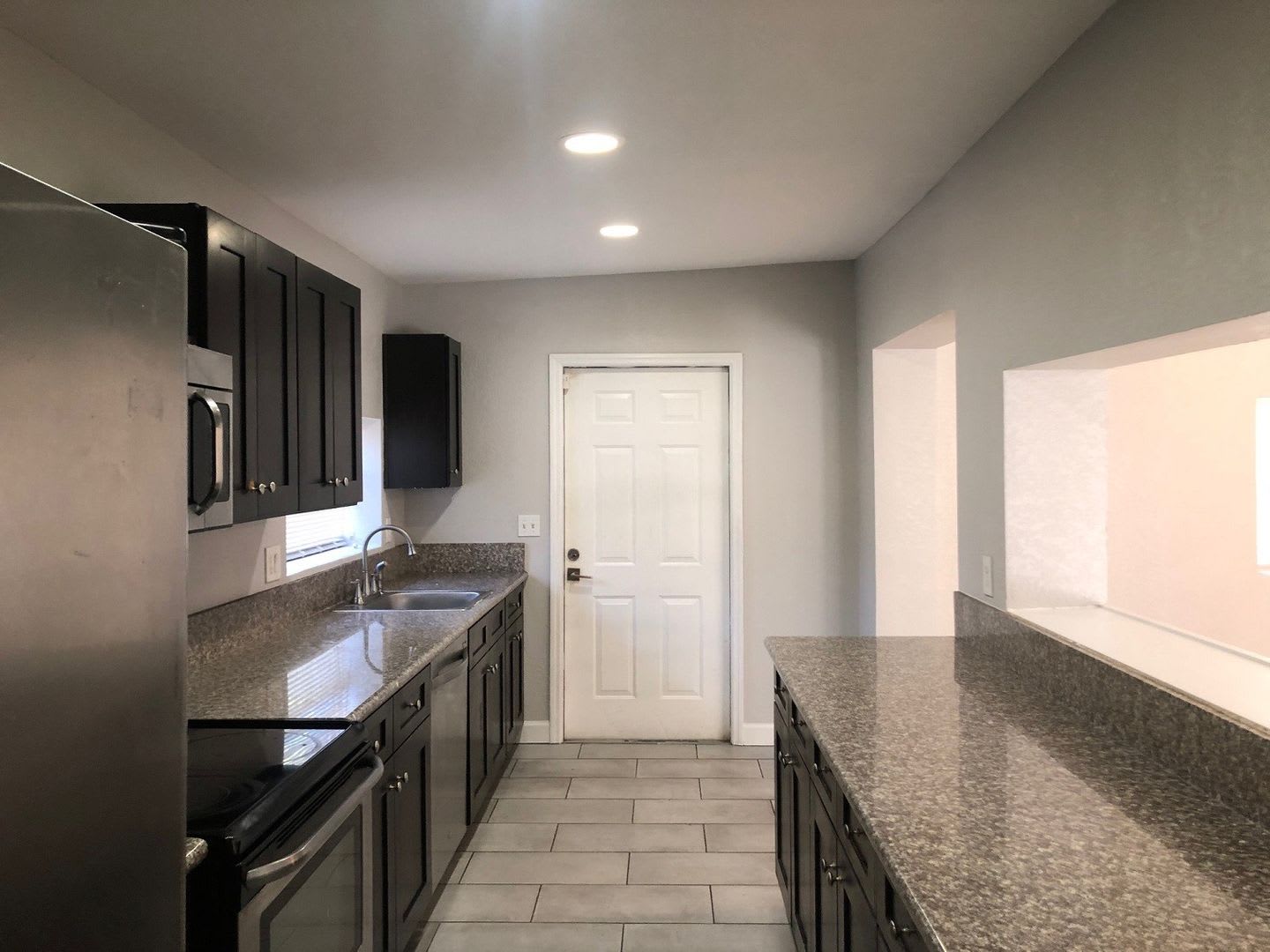 Beautiful, 3/2 Pool Home Available Now! – photo 2