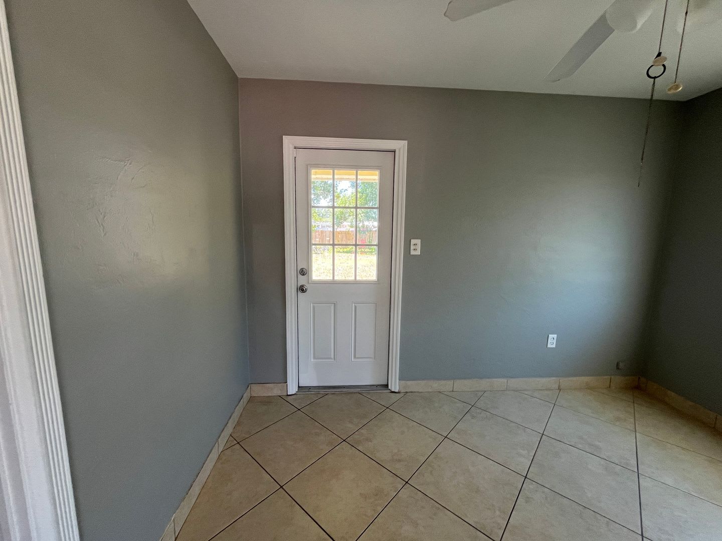 Welcome to 2154 Inner Cass, your ideal 2/1 home in Sarasota – photo 4