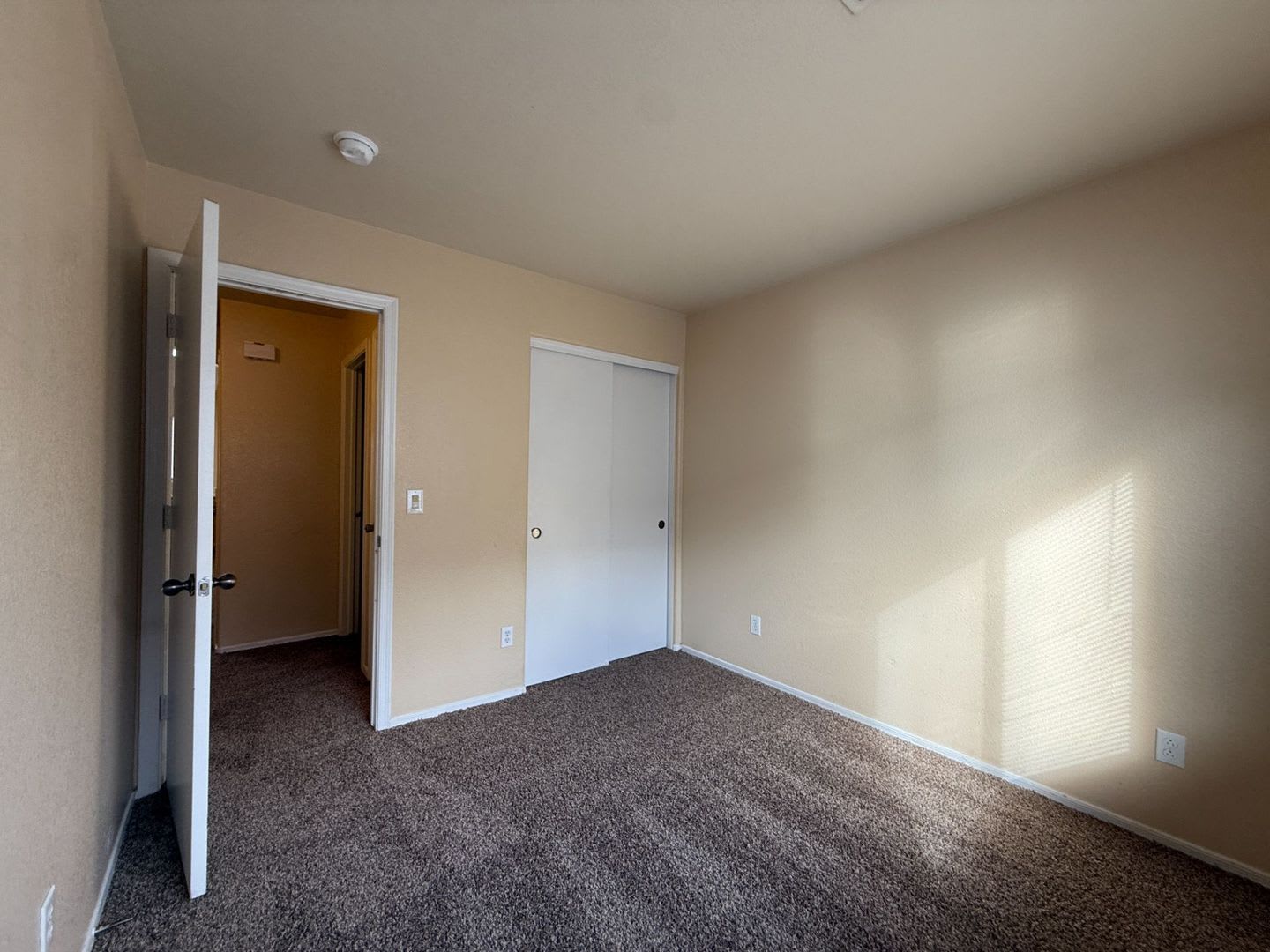 4 Bedroom 2 Bath Corner Lot – photo 4