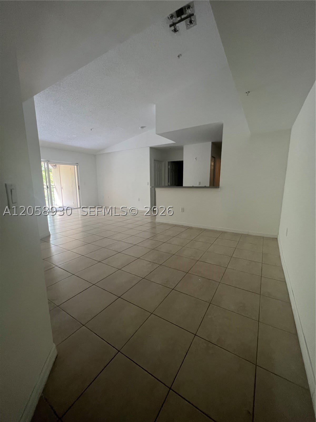 2427 Centergate Dr – photo 5