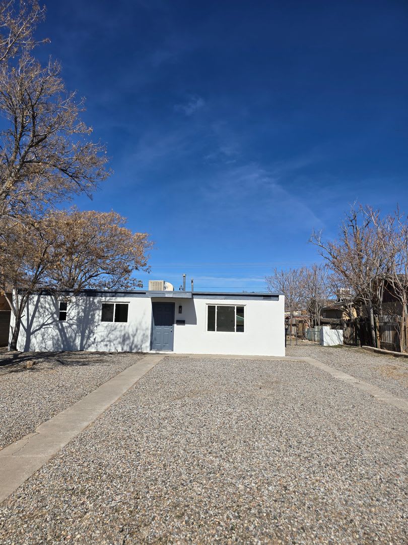 4811 Comanche RD NE – photo 1
