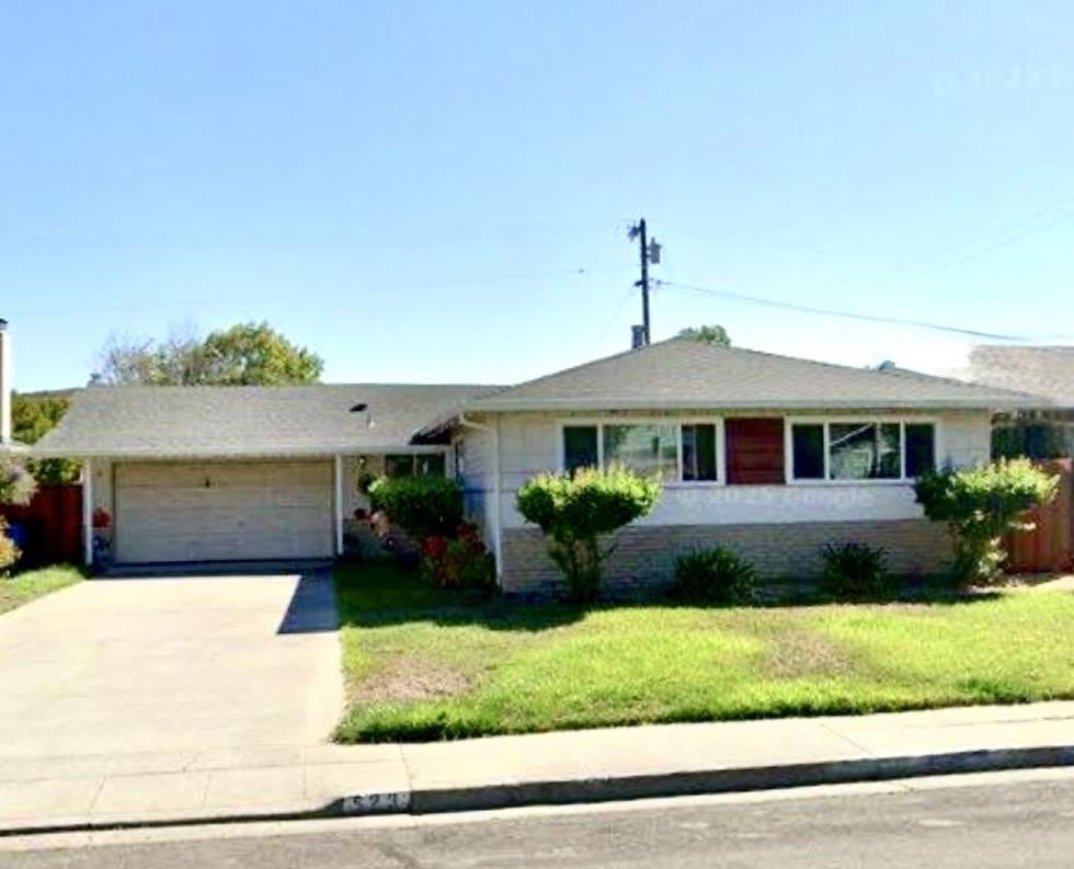 523 Hickory Pl – photo 1