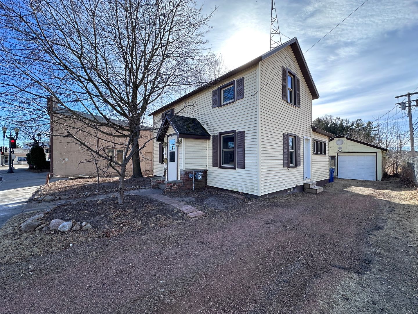 Single Family Home W/Fenced In Yard Available Soon! – photo 2