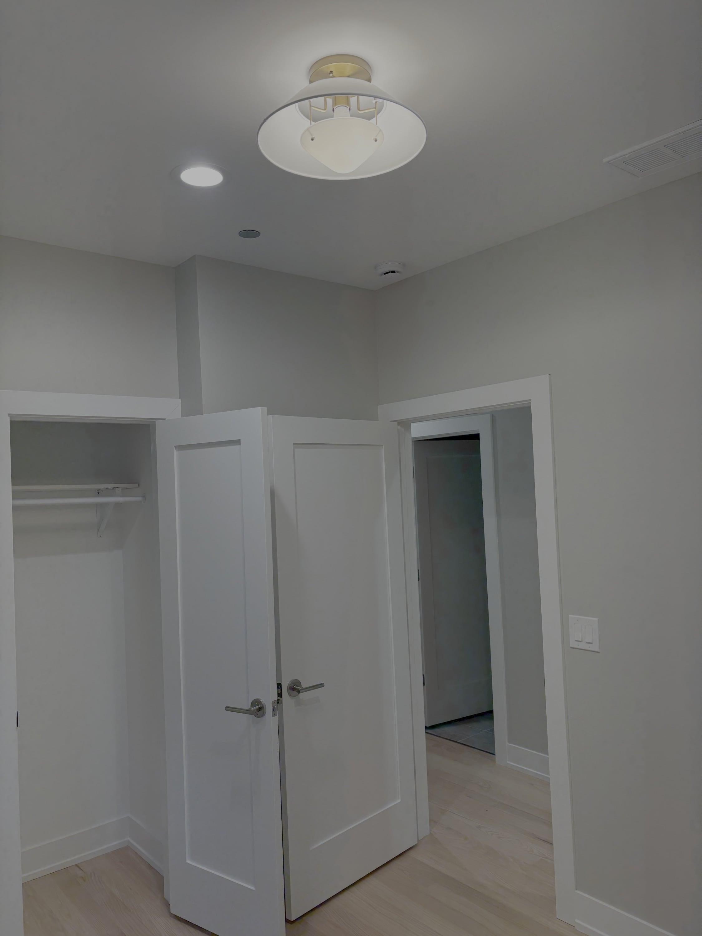 6455 South Saint Lawrence Avenue – photo 2