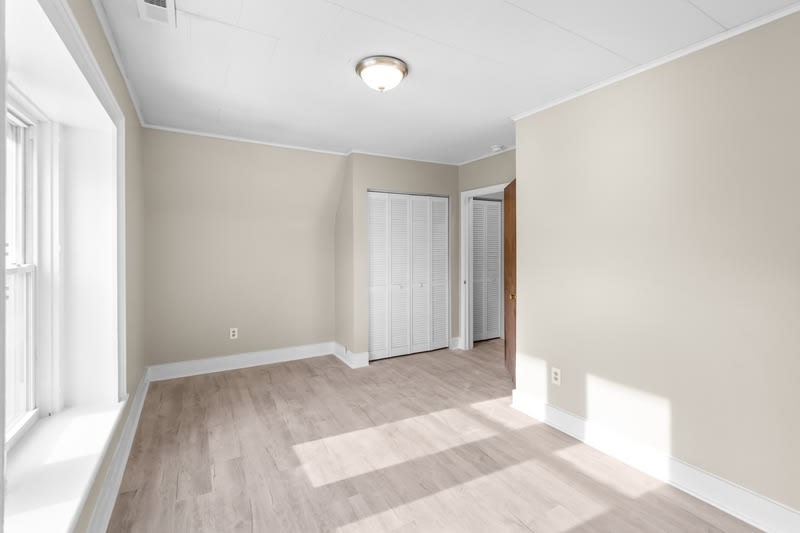 1111 East Genesee Street – photo 3