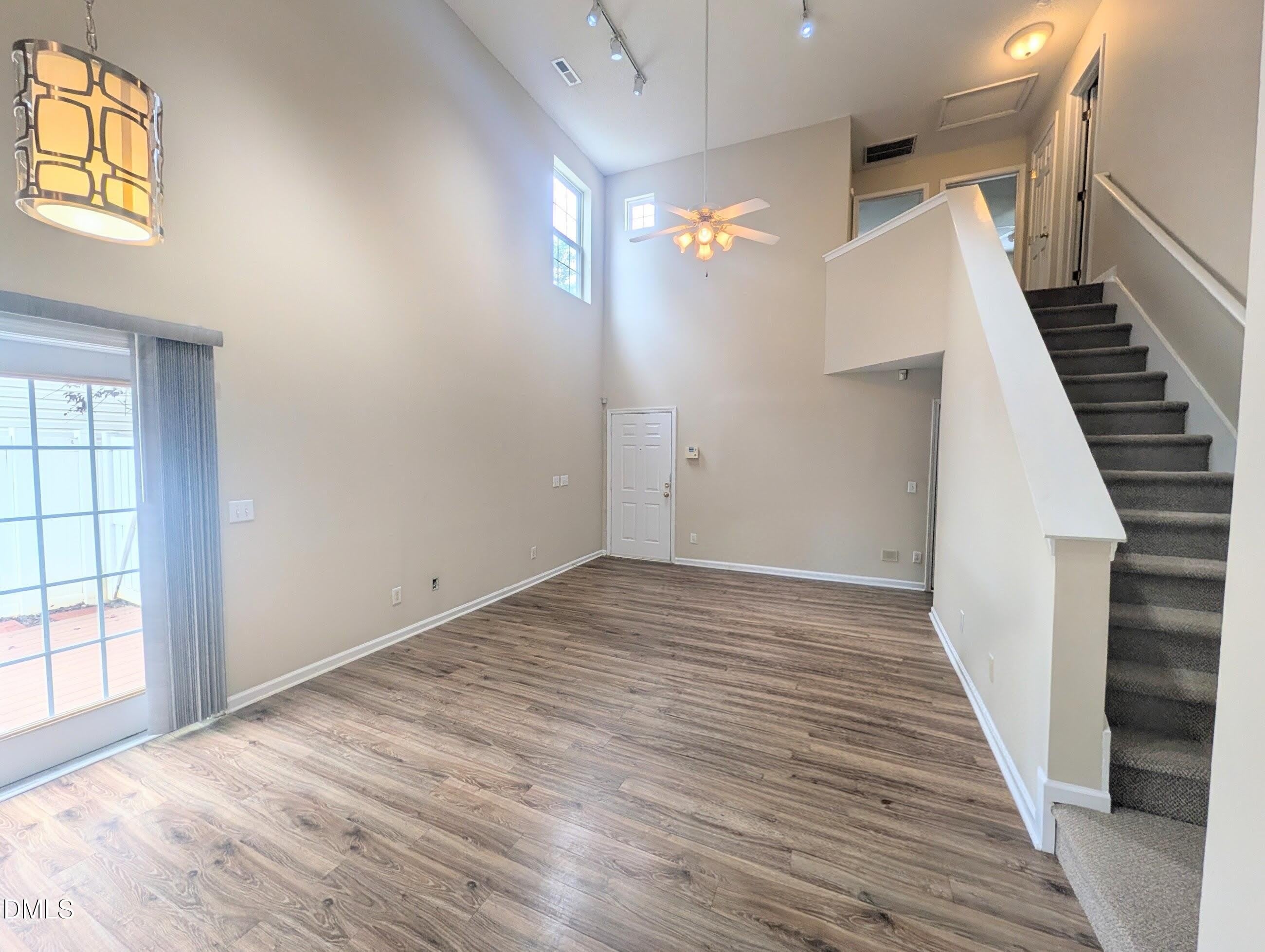 404 Commons Drive – photo 3