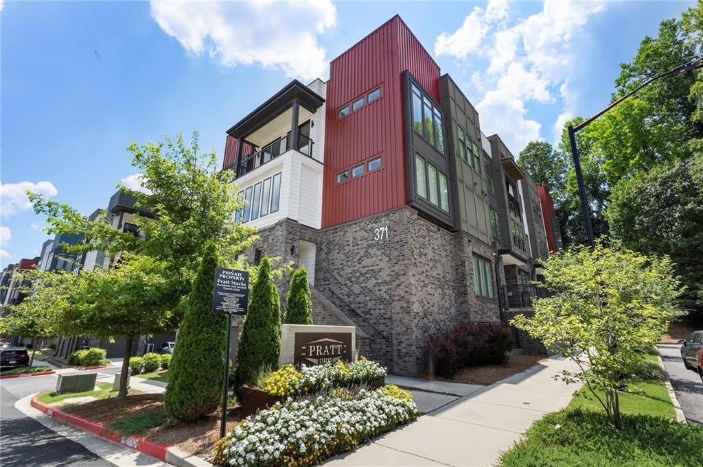 371 Pratt Drive SE – photo 2