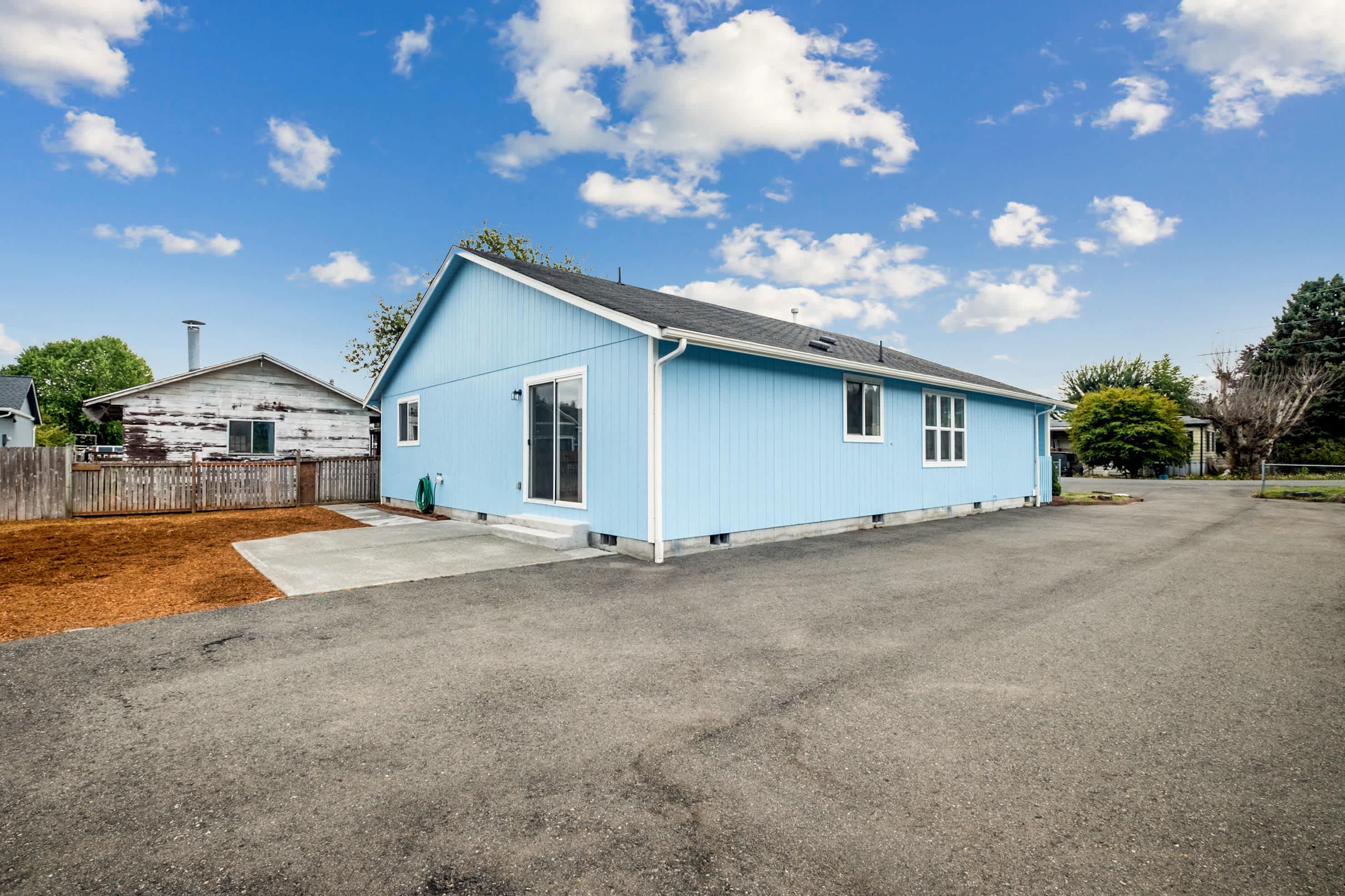 203 10th Ave N – photo 2