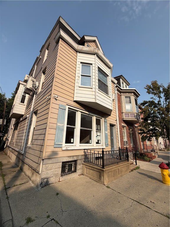 223 N 10th Street – photo 2