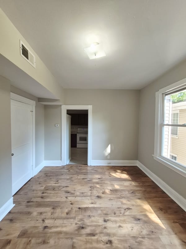 3209 3rd Avenue – photo 3