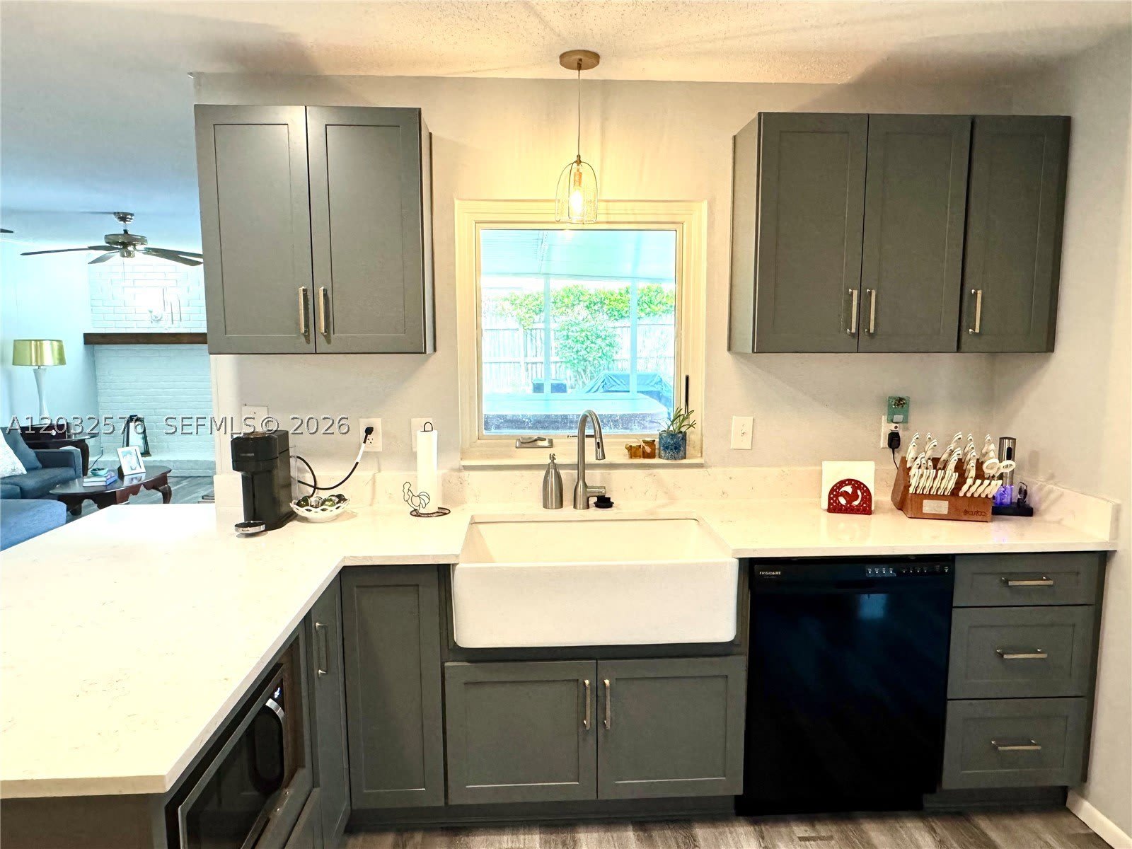 1063 Wexford Way – photo 2