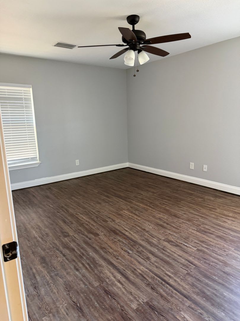 Charming 2 Bedroom 1 bath house located in Sanger! – photo 4