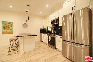 9040 Phyllis Avenue – photo 5