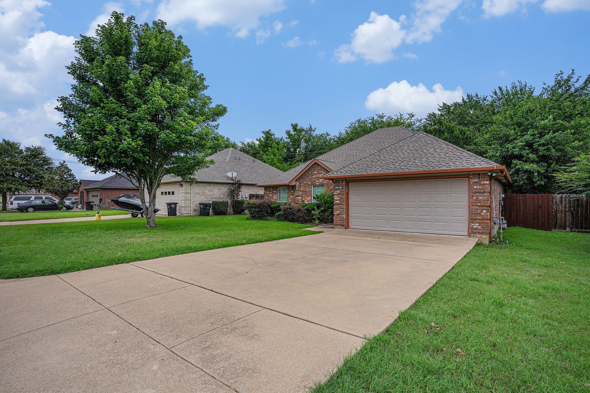 1307 Hyde Park Boulevard – photo 3