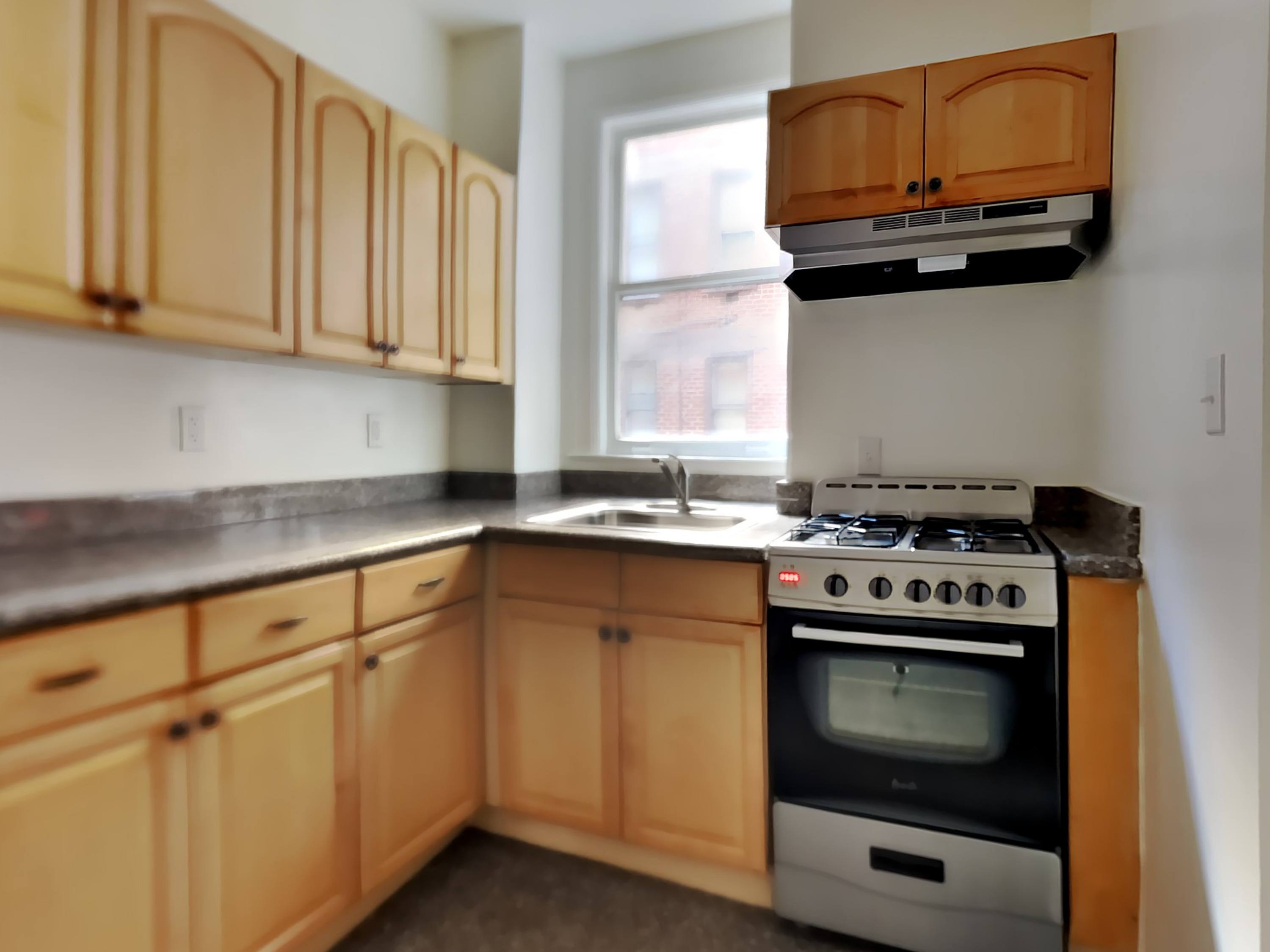 146 McAllister St. – photo 3
