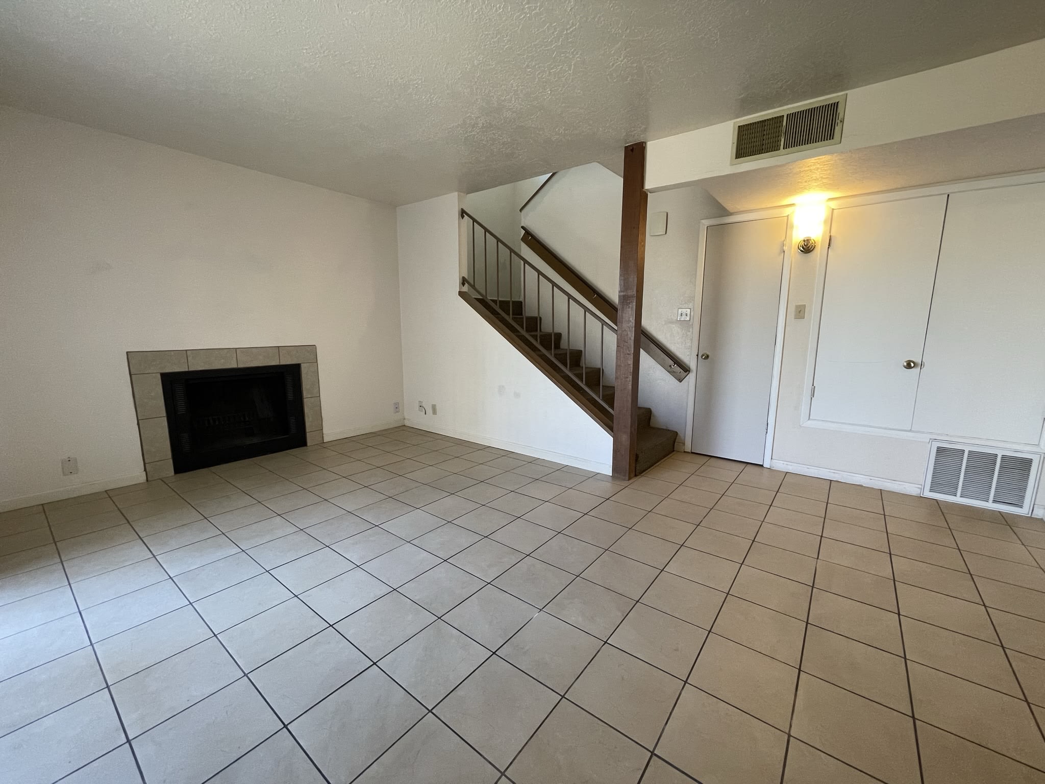 3617 Wellesley Drive Northeast – photo 3