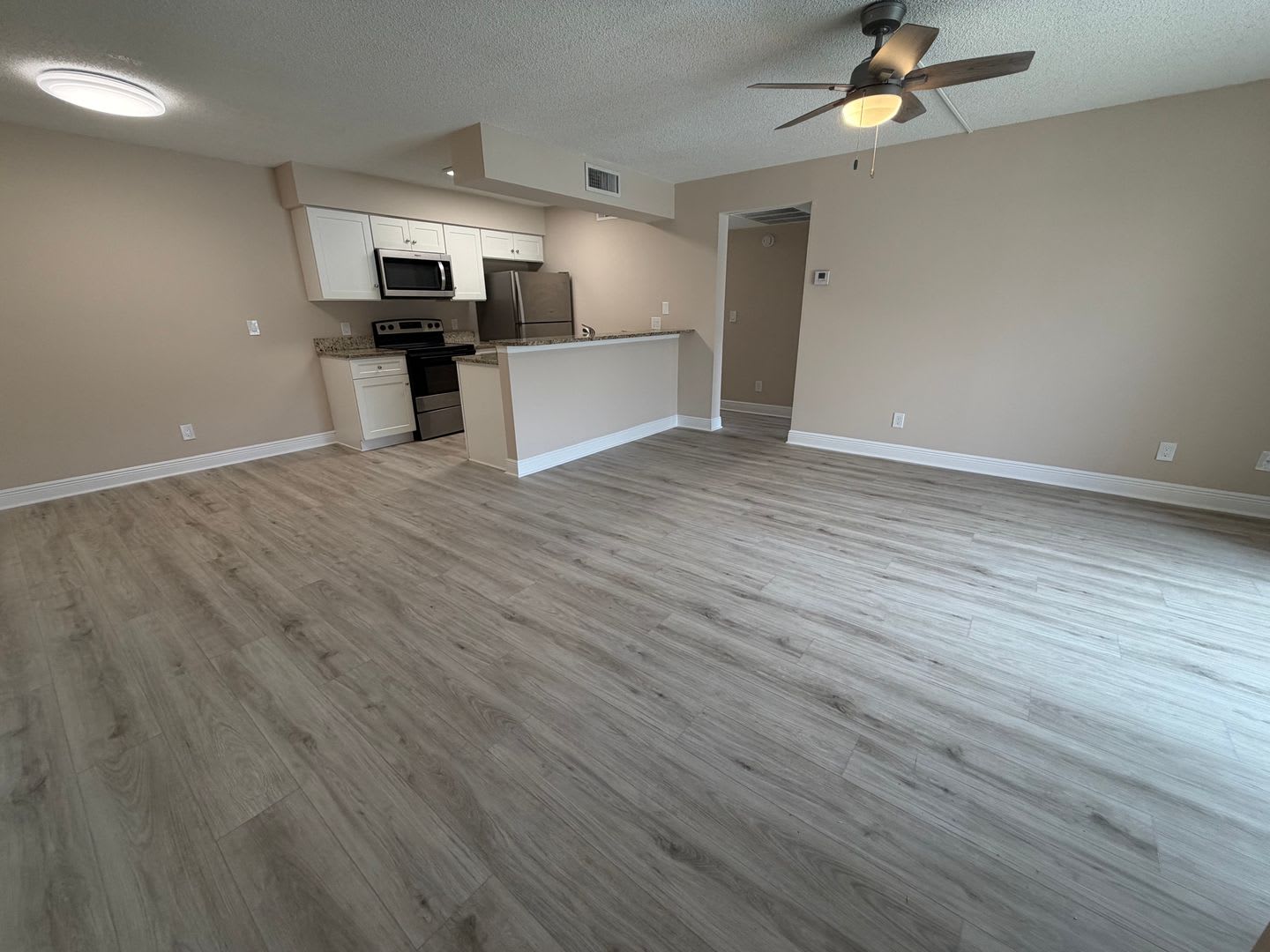 Annual Rental 1 Bed 1 Bath Condo At Mystic Gardens – photo 2