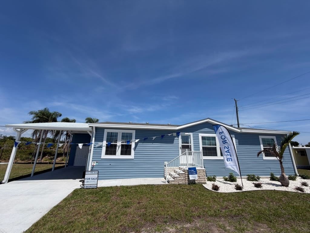 183 4th Street E – photo 1