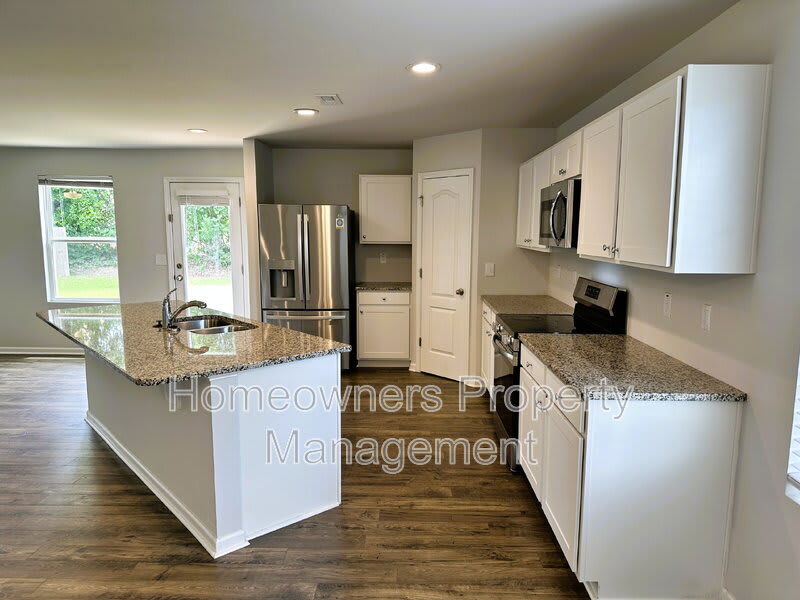 240 Melbourne Drive – photo 4