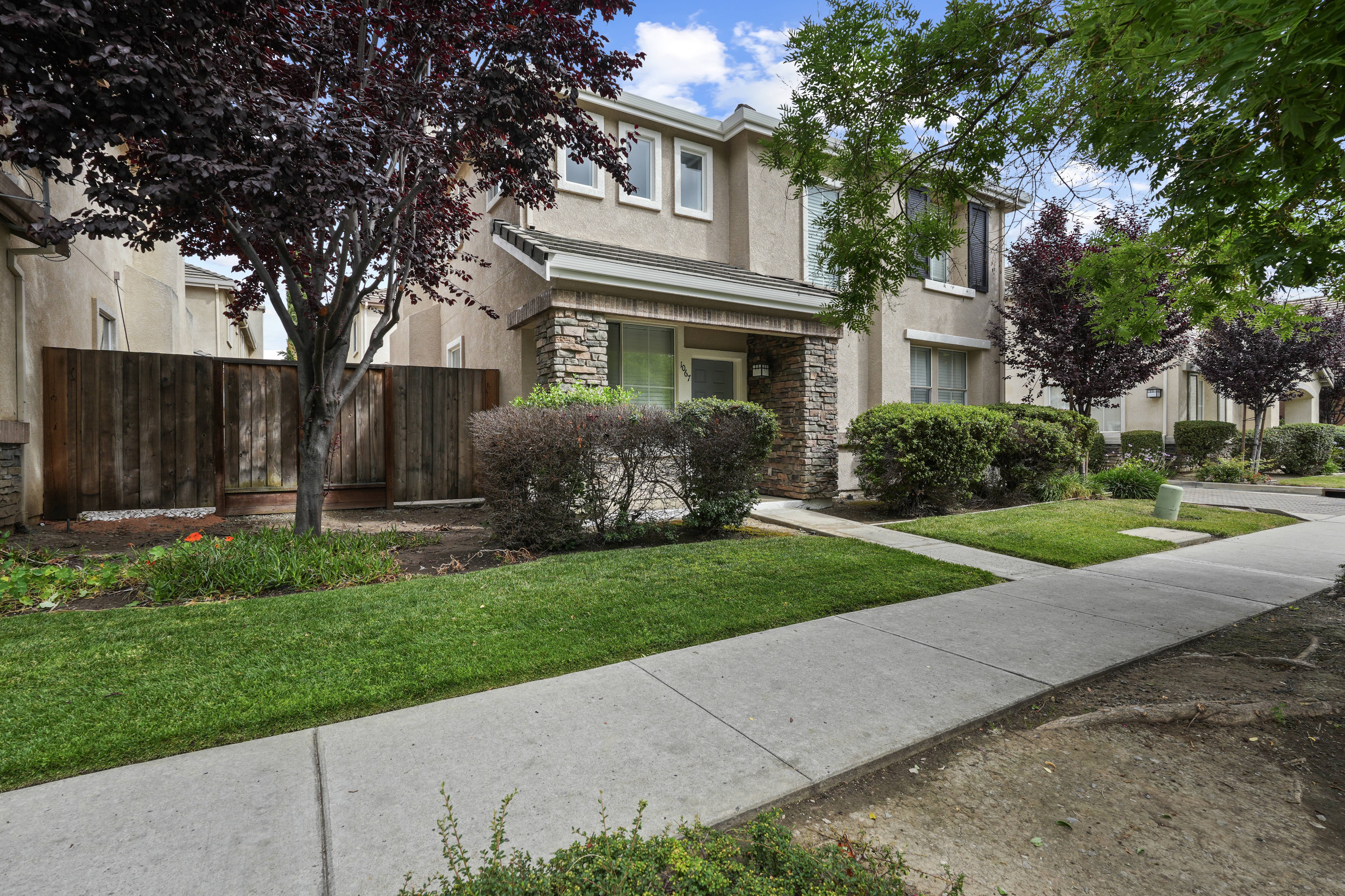 1067 Mckay Dr – photo 1