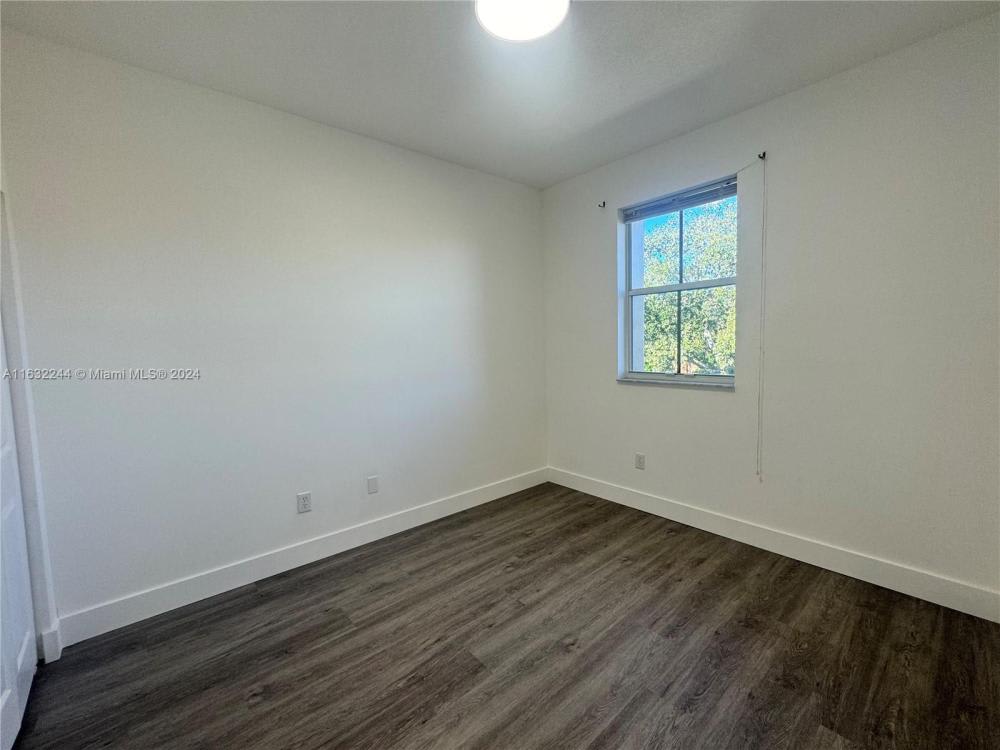 5004 S Harbor Isles Dr – photo 2