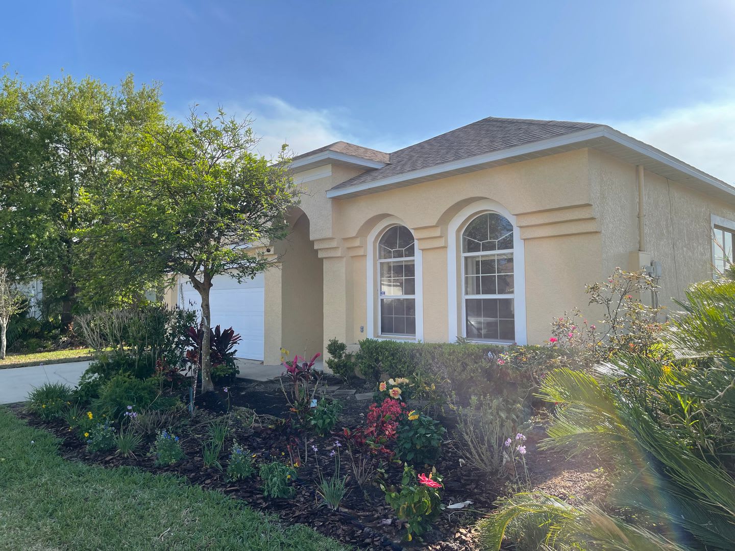 CHARMING 3BR/2BA/OFFICE/2GARAGE – photo 1