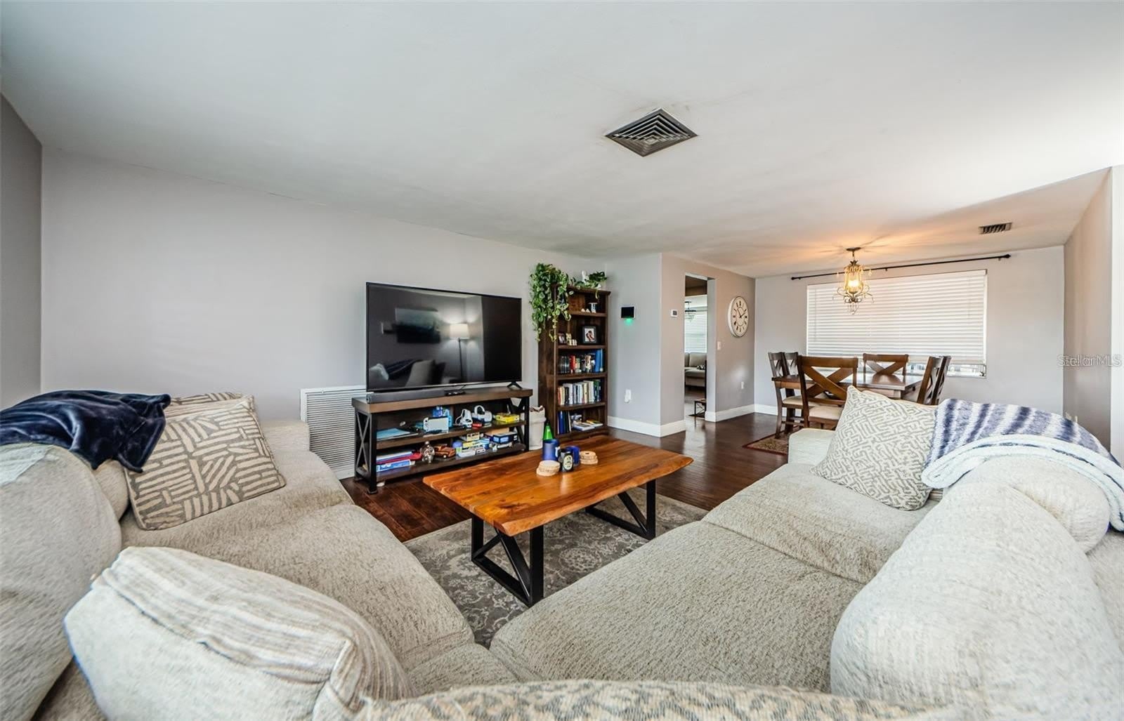 5915 OTIS Drive – photo 2