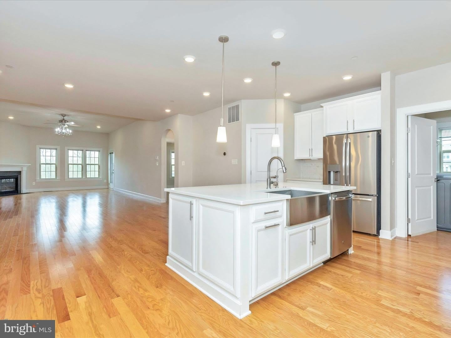 3838 FULHAM RD – photo 4