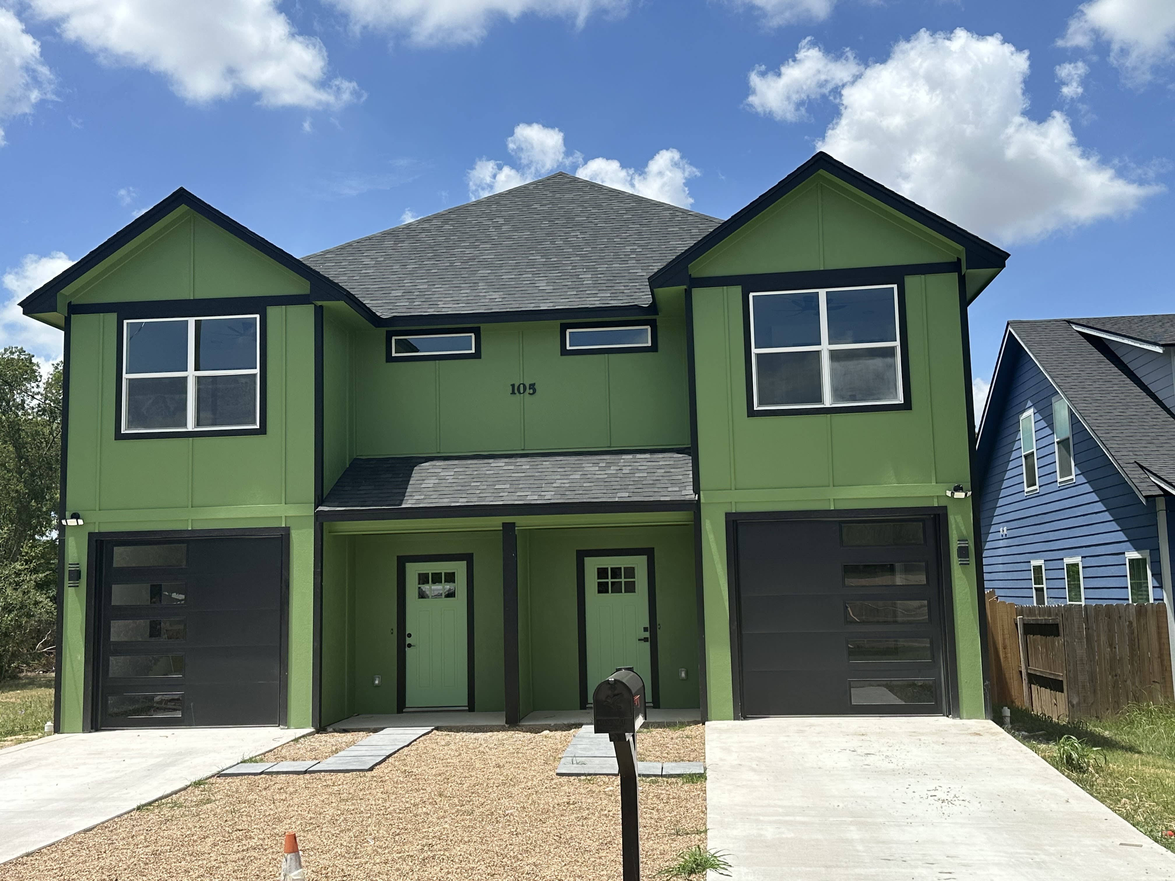 105 Pullen St – photo 4