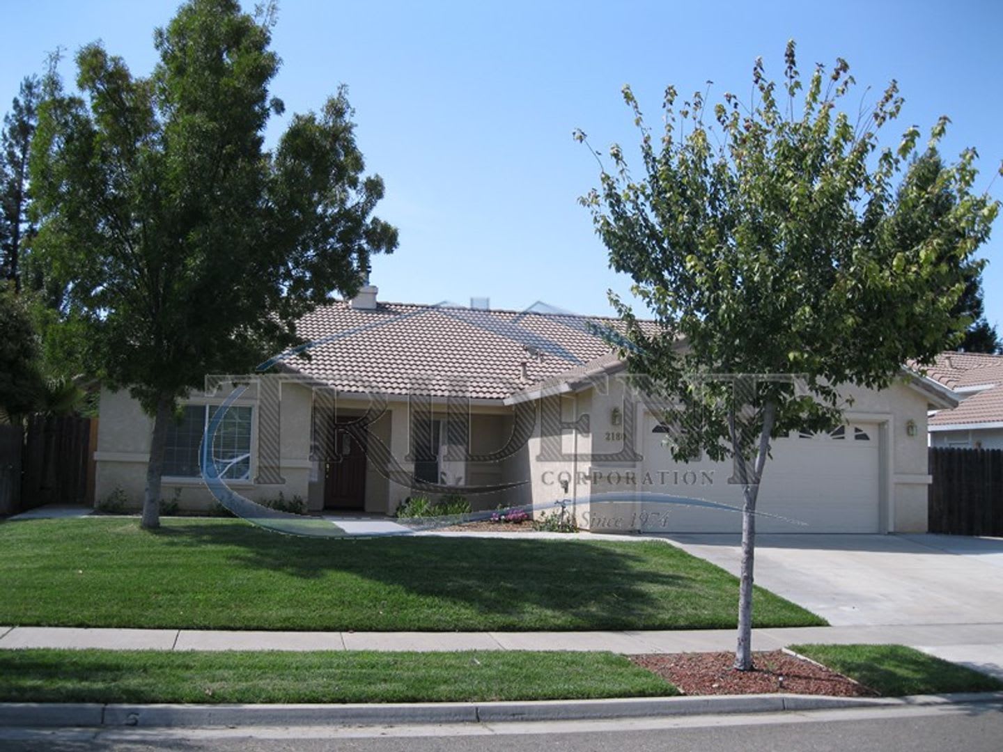 4 bedroom 2 bath house – photo 1