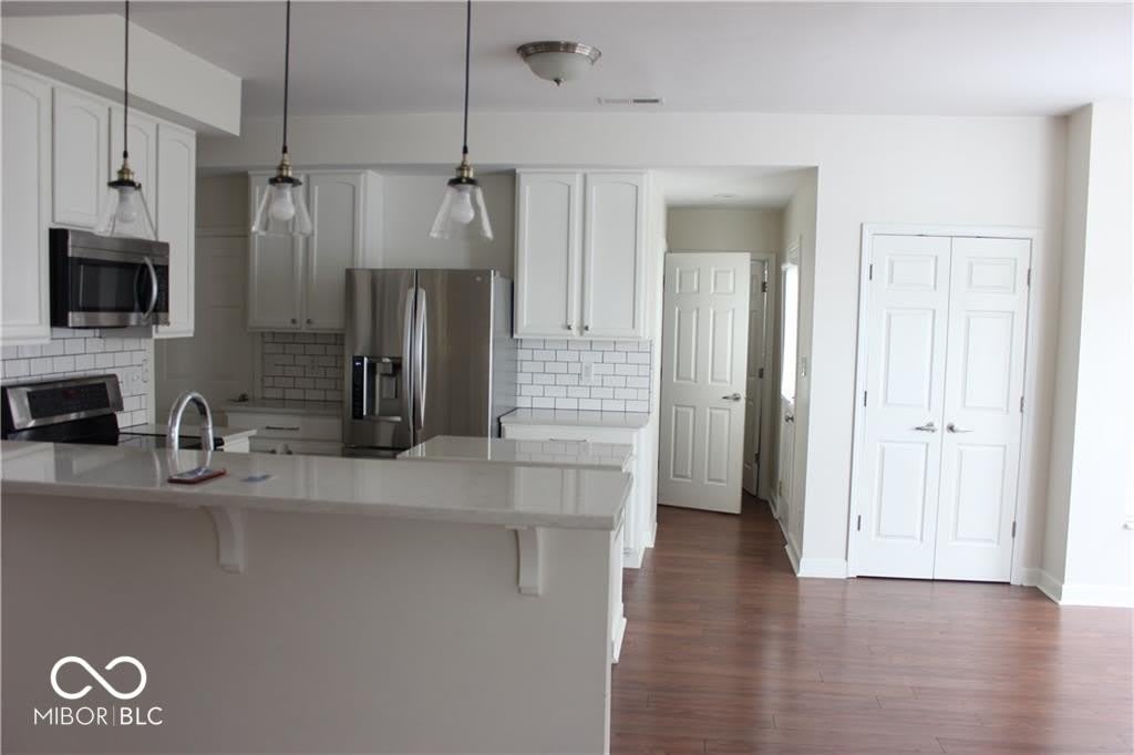 6255 Canterbury Drive – photo 5