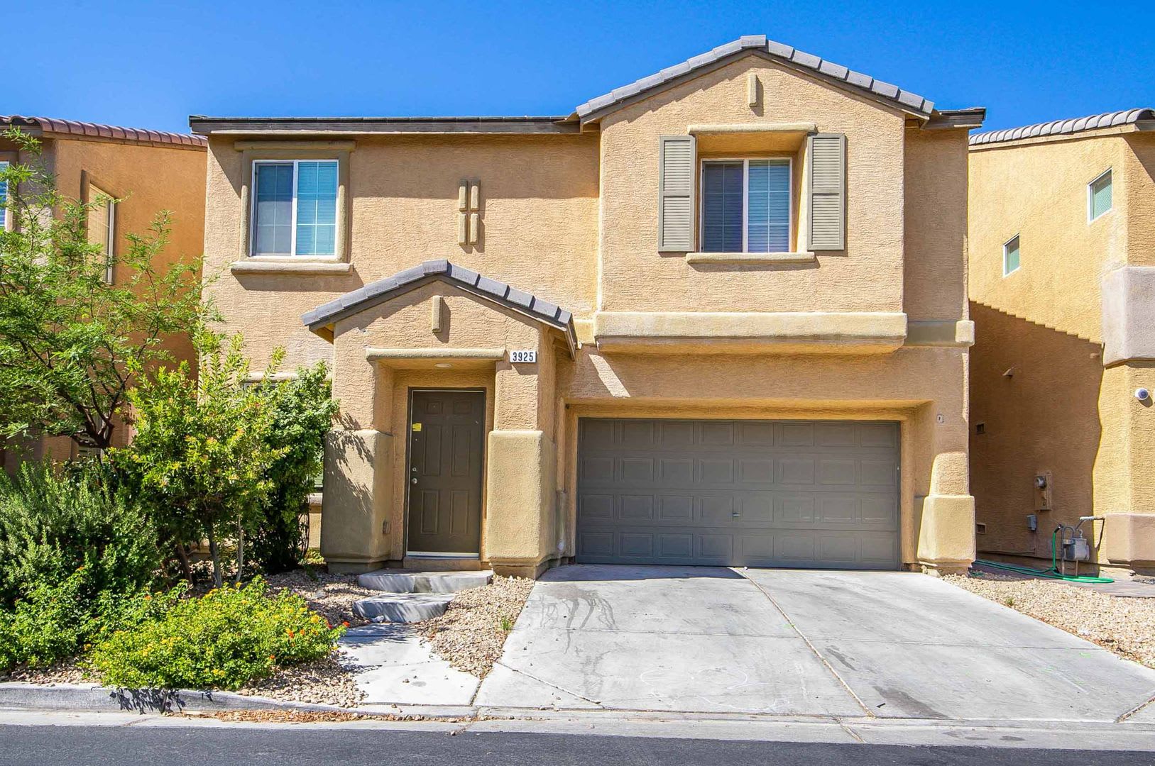 Spacious Living with Flexible Spaces in a Prime East Las Vegas Location! – photo 2