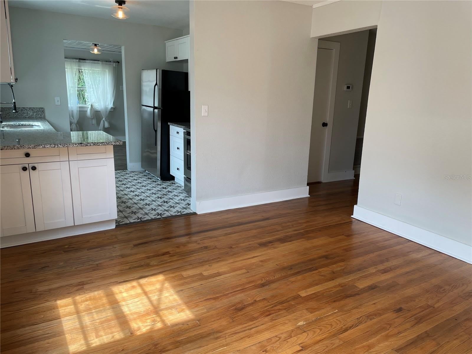 1517 E ELLICOTT Street – photo 5