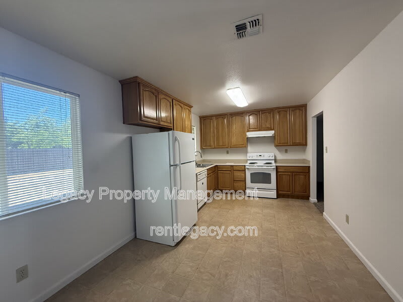 6635 Chandler Dr – photo 4