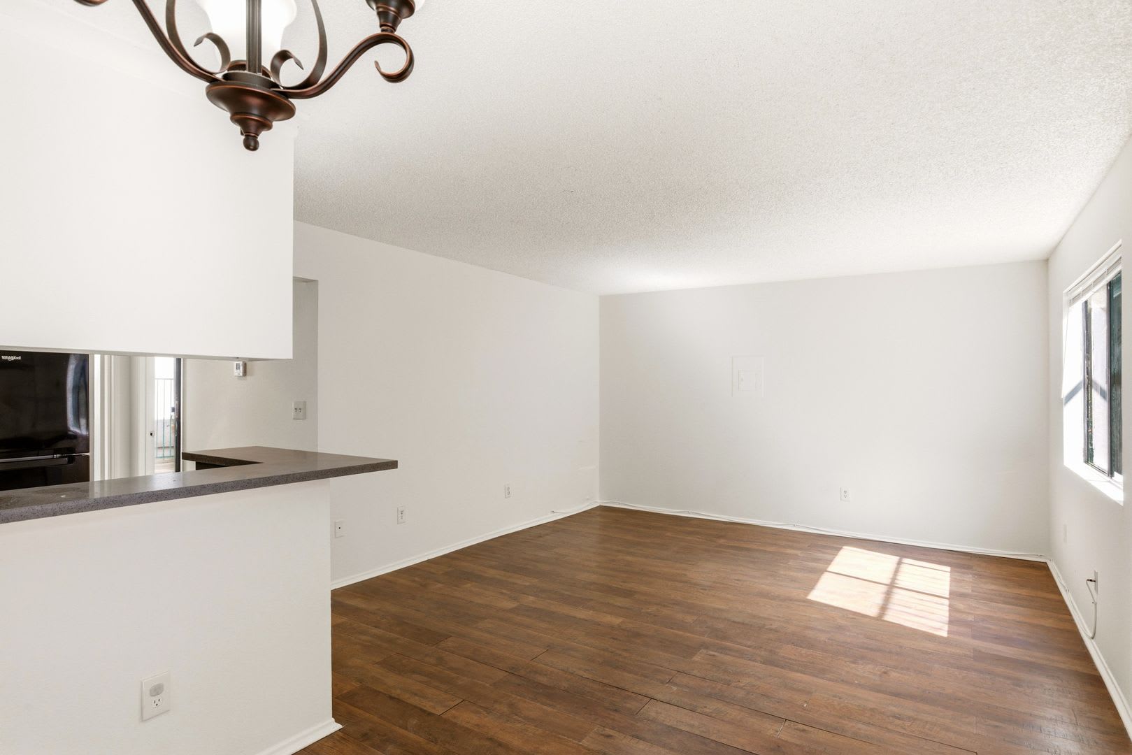 Harvard, Glendale Residences – photo 3
