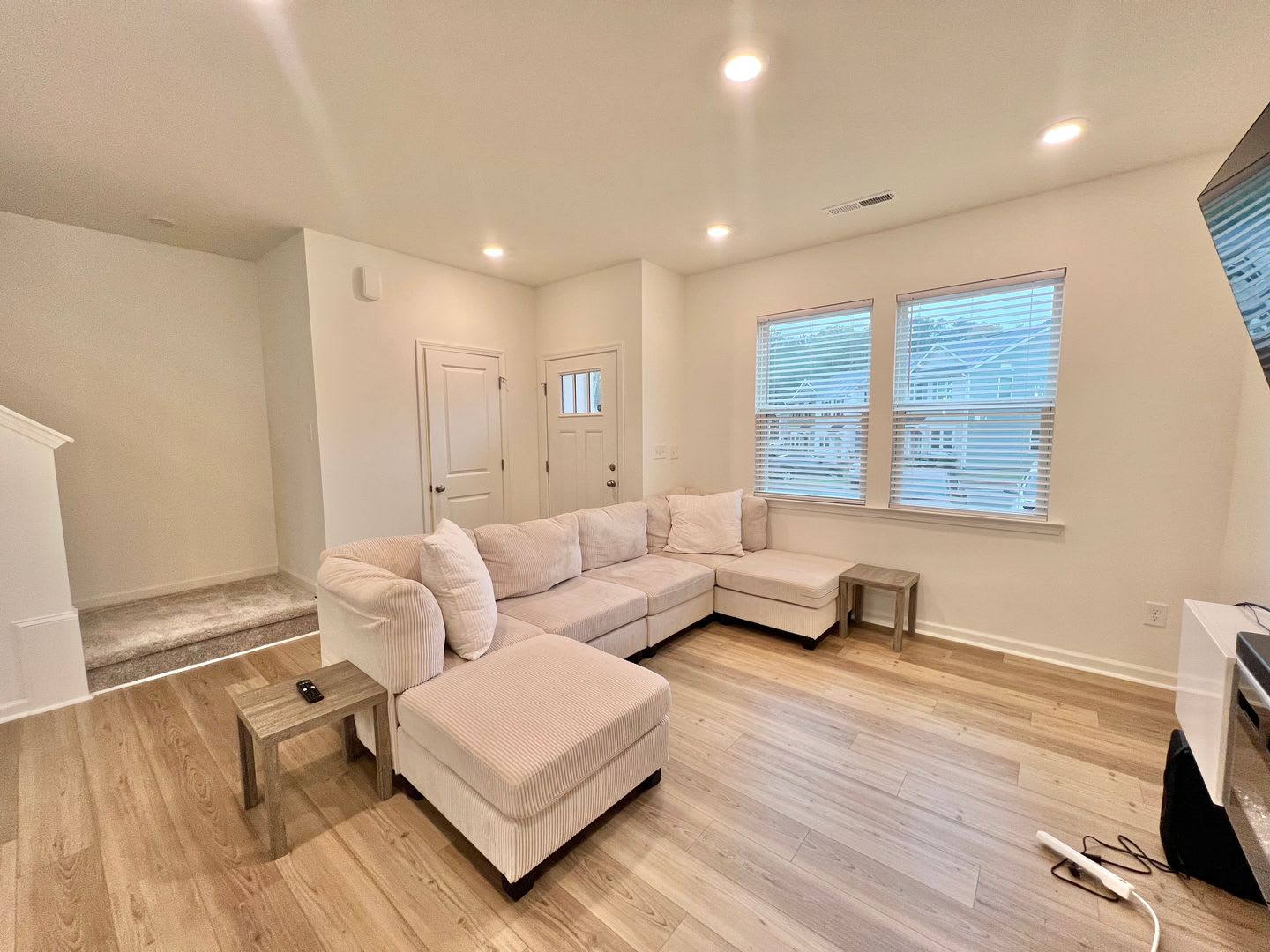 Offering Refundable Application Fees 100 Move In Promotion Luxurious Newly Built 3Bd 2 5Ba Raleigh Townhome With Modern Features And Easy Access To I 40 And Downtown Raleigh – photo 3