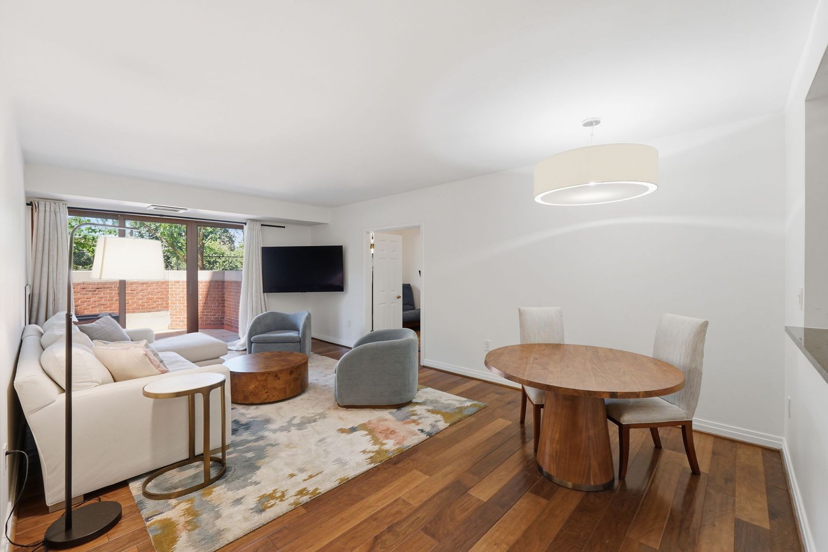 Luxury West End Condo With 400 Sf Private Terrace – photo 2